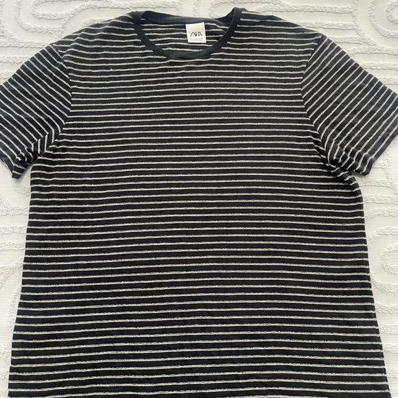 Textured Zara Tee - Picture 1 of 3